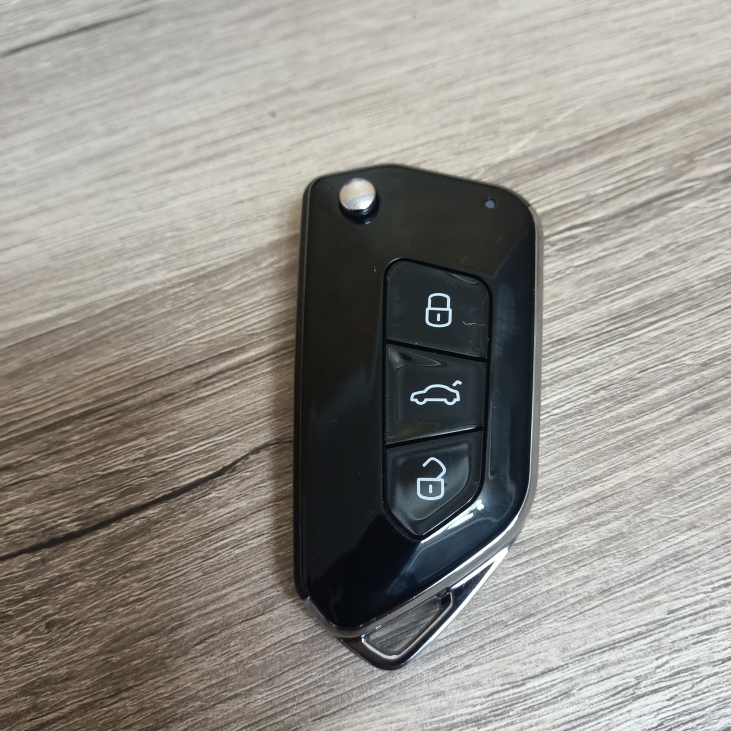 المفاتيح الحديثة لمركبات مجموعة VAG (Volkswagen, Skoda, Seat)