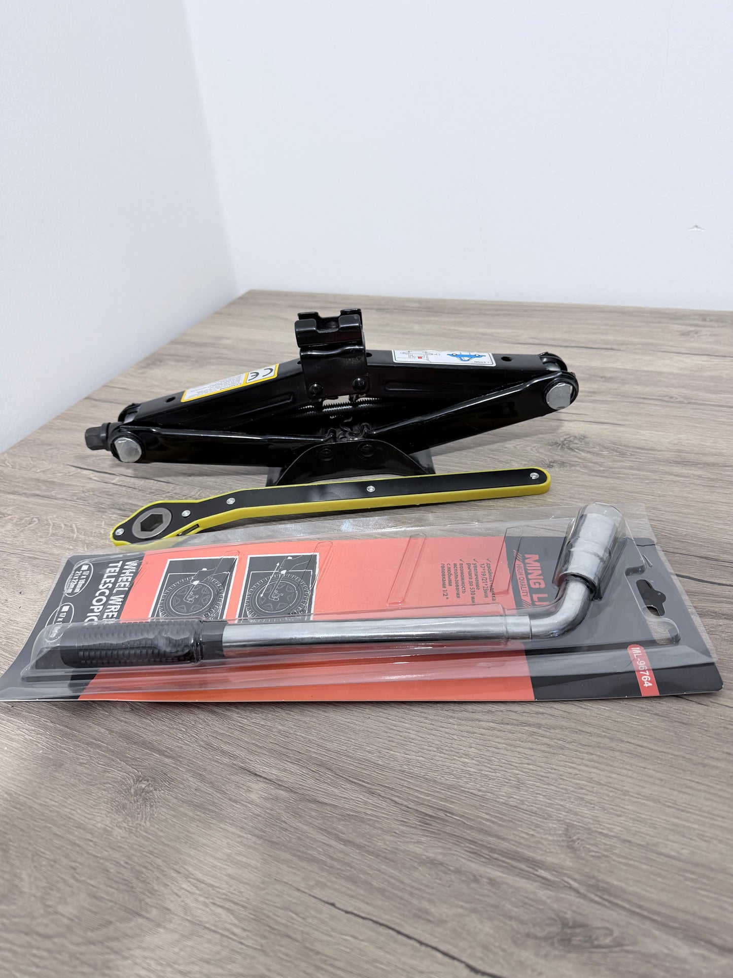 CRIC AVEC CLE MAGIQUE 1.5 ET 2 TONNES